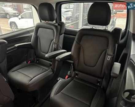 Чорний Мерседес В-Клас, об'ємом двигуна 2 л та пробігом 40 тис. км за 79500 $, фото 12 на Automoto.ua