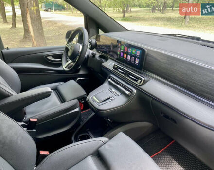 Чорний Мерседес В-Клас, об'ємом двигуна 1.95 л та пробігом 32 тис. км за 131500 $, фото 11 на Automoto.ua