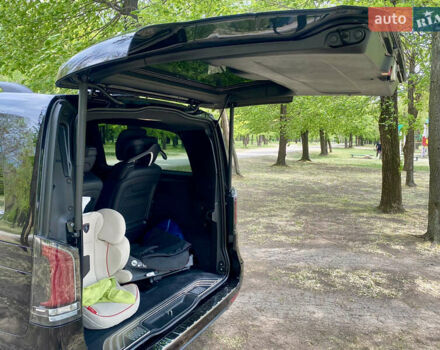 Чорний Мерседес В-Клас, об'ємом двигуна 1.95 л та пробігом 32 тис. км за 131500 $, фото 23 на Automoto.ua