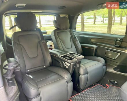 Чорний Мерседес В-Клас, об'ємом двигуна 1.95 л та пробігом 32 тис. км за 131500 $, фото 15 на Automoto.ua