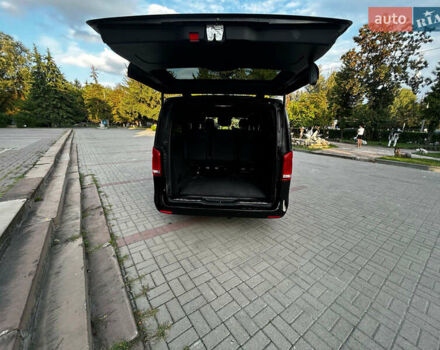 Красный Мерседес В-Класс, объемом двигателя 2.14 л и пробегом 203 тыс. км за 38888 $, фото 5 на Automoto.ua