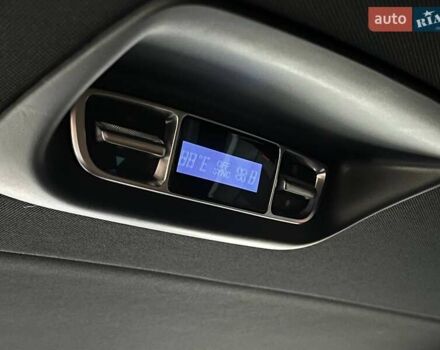 Серый Мерседес В-Класс, объемом двигателя 2.14 л и пробегом 26 тыс. км за 96000 $, фото 36 на Automoto.ua