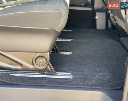 Сірий Мерседес В-Клас, об'ємом двигуна 1.95 л та пробігом 66 тис. км за 64999 $, фото 16 на Automoto.ua