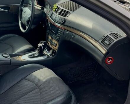 Серый Мерседес В-Класс, объемом двигателя 2.7 л и пробегом 300 тыс. км за 2900 $, фото 7 на Automoto.ua