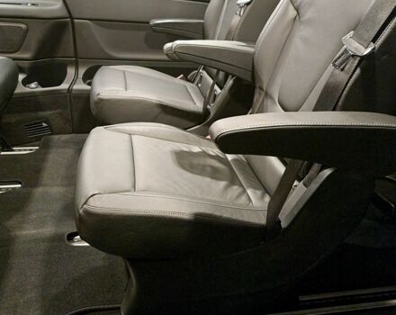 Сірий Мерседес В-Клас, об'ємом двигуна 2.1 л та пробігом 220 тис. км за 36900 $, фото 7 на Automoto.ua