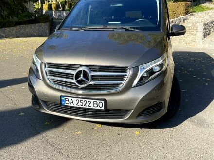 Серый Мерседес В-Класс, объемом двигателя 2.1 л и пробегом 350 тыс. км за 31000 $, фото 1 на Automoto.ua