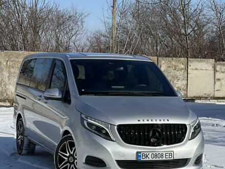Мерседес В-Класс 2016 в Ровно на Automoto.ua Серый Мерседес В-Класс, объемом двигателя 2.14 л и пробегом 301 тыс. км за 39900 $, фото 1 на Automoto.ua