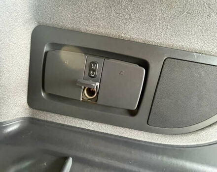 Синій Мерседес В-Клас, об'ємом двигуна 2.15 л та пробігом 380 тис. км за 5555 $, фото 36 на Automoto.ua