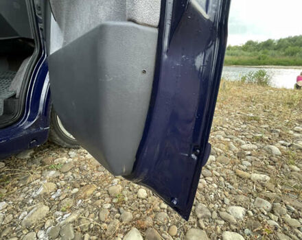 Синій Мерседес В-Клас, об'ємом двигуна 2.15 л та пробігом 380 тис. км за 5555 $, фото 47 на Automoto.ua