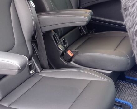 Синій Мерседес В-Клас, об'ємом двигуна 2.1 л та пробігом 109 тис. км за 31000 $, фото 2 на Automoto.ua