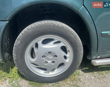 Зеленый Мерседес В-Класс, объемом двигателя 2.2 л и пробегом 350 тыс. км за 8800 $, фото 4 на Automoto.ua