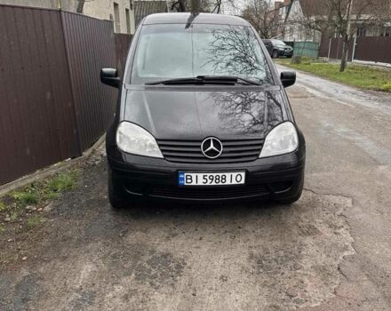 Черный Мерседес Ванео, объемом двигателя 1.7 л и пробегом 280 тыс. км за 4000 $, фото 1 на Automoto.ua