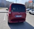 Красный Мерседес Ванео, объемом двигателя 1.6 л и пробегом 280 тыс. км за 3400 $, фото 5 на Automoto.ua