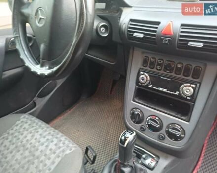 Красный Мерседес Ванео, объемом двигателя 1.6 л и пробегом 294 тыс. км за 2500 $, фото 11 на Automoto.ua