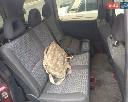 Красный Мерседес Ванео, объемом двигателя 1.6 л и пробегом 294 тыс. км за 2500 $, фото 6 на Automoto.ua