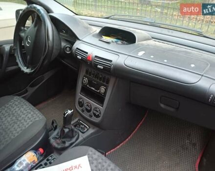 Красный Мерседес Ванео, объемом двигателя 1.6 л и пробегом 294 тыс. км за 2500 $, фото 7 на Automoto.ua