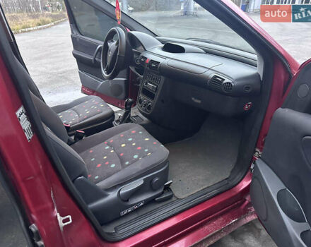 Красный Мерседес Ванео, объемом двигателя 1.7 л и пробегом 284 тыс. км за 4900 $, фото 4 на Automoto.ua