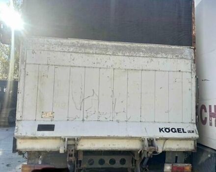 Білий Мерседес Варіо, об'ємом двигуна 4.2 л та пробігом 400 тис. км за 12000 $, фото 1 на Automoto.ua