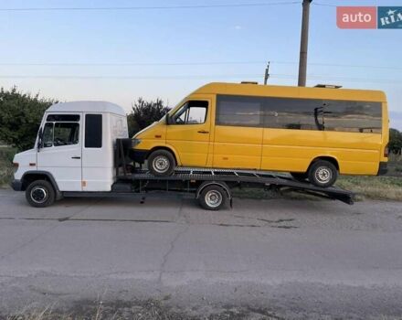 Белый Мерседес Варио, объемом двигателя 2.87 л и пробегом 1000 тыс. км за 12500 $, фото 1 на Automoto.ua