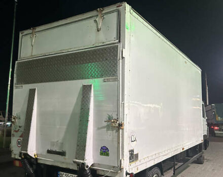 Білий Мерседес Варіо, об'ємом двигуна 4 л та пробігом 5 тис. км за 7500 $, фото 8 на Automoto.ua