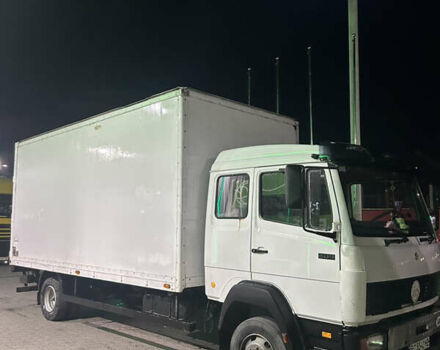 Білий Мерседес Варіо, об'ємом двигуна 4 л та пробігом 5 тис. км за 7500 $, фото 4 на Automoto.ua