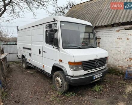 Белый Мерседес Варио, объемом двигателя 2.9 л и пробегом 400 тыс. км за 7500 $, фото 2 на Automoto.ua