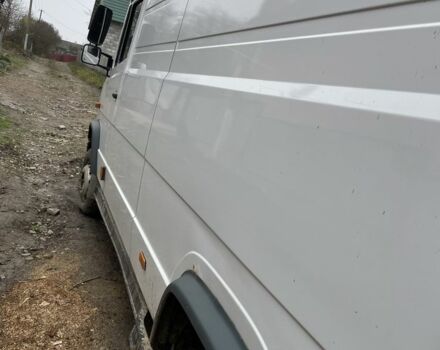 Белый Мерседес Варио, объемом двигателя 4.3 л и пробегом 600 тыс. км за 9999 $, фото 4 на Automoto.ua