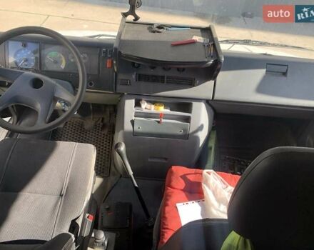 Белый Мерседес Варио, объемом двигателя 4.2 л и пробегом 600 тыс. км за 10000 $, фото 5 на Automoto.ua