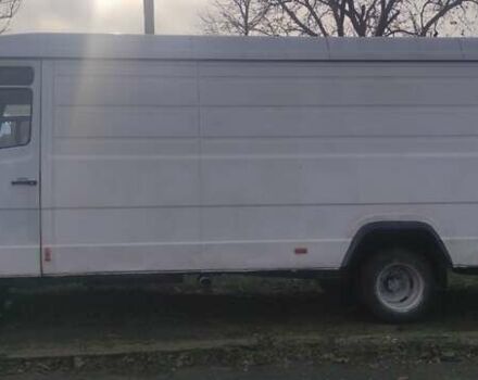 Белый Мерседес Варио, объемом двигателя 2.87 л и пробегом 663 тыс. км за 7500 $, фото 2 на Automoto.ua