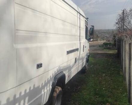 Белый Мерседес Варио, объемом двигателя 2.87 л и пробегом 663 тыс. км за 7500 $, фото 5 на Automoto.ua