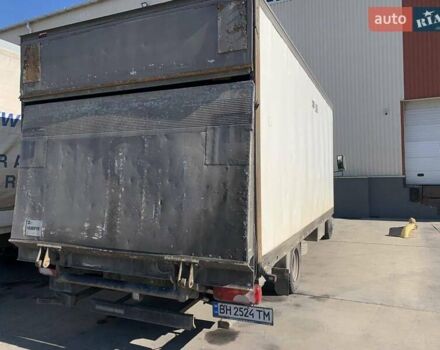 Белый Мерседес Варио, объемом двигателя 4.2 л и пробегом 600 тыс. км за 10000 $, фото 3 на Automoto.ua