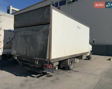 Белый Мерседес Варио, объемом двигателя 4.2 л и пробегом 600 тыс. км за 10000 $, фото 2 на Automoto.ua