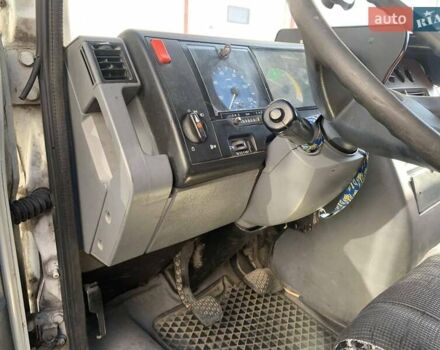 Белый Мерседес Варио, объемом двигателя 4.2 л и пробегом 600 тыс. км за 10000 $, фото 11 на Automoto.ua