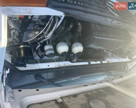 Белый Мерседес Варио, объемом двигателя 4.2 л и пробегом 350 тыс. км за 15000 $, фото 2 на Automoto.ua