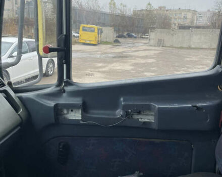 Білий Мерседес Варіо, об'ємом двигуна 4.2 л та пробігом 407 тис. км за 7000 $, фото 4 на Automoto.ua