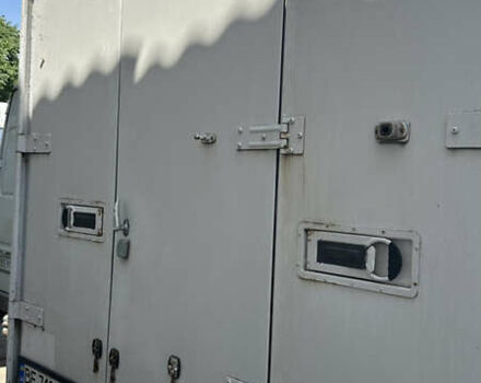 Білий Мерседес Варіо, об'ємом двигуна 4.25 л та пробігом 265 тис. км за 22000 $, фото 7 на Automoto.ua