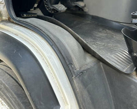 Білий Мерседес Варіо, об'ємом двигуна 4.25 л та пробігом 265 тис. км за 22000 $, фото 3 на Automoto.ua