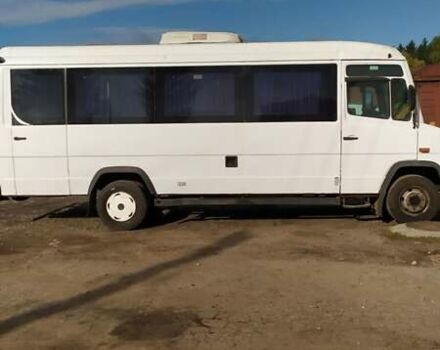 Білий Мерседес Варіо, об'ємом двигуна 4.2 л та пробігом 500 тис. км за 9000 $, фото 4 на Automoto.ua