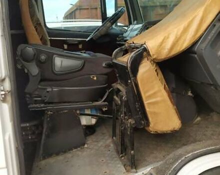 Білий Мерседес Варіо, об'ємом двигуна 4.2 л та пробігом 500 тис. км за 9000 $, фото 1 на Automoto.ua