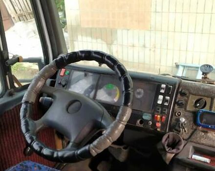 Білий Мерседес Варіо, об'ємом двигуна 4.2 л та пробігом 500 тис. км за 9000 $, фото 11 на Automoto.ua