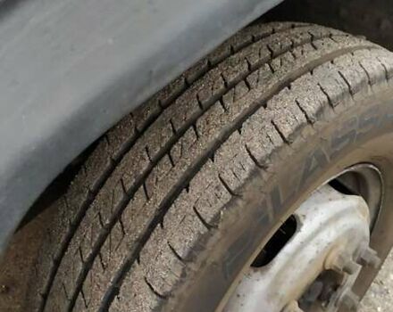 Білий Мерседес Варіо, об'ємом двигуна 4.2 л та пробігом 500 тис. км за 9000 $, фото 8 на Automoto.ua