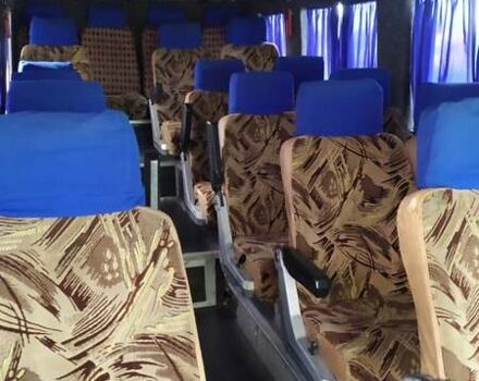 Білий Мерседес Варіо, об'ємом двигуна 4.2 л та пробігом 500 тис. км за 9000 $, фото 2 на Automoto.ua