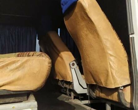 Білий Мерседес Варіо, об'ємом двигуна 4.2 л та пробігом 500 тис. км за 9000 $, фото 16 на Automoto.ua