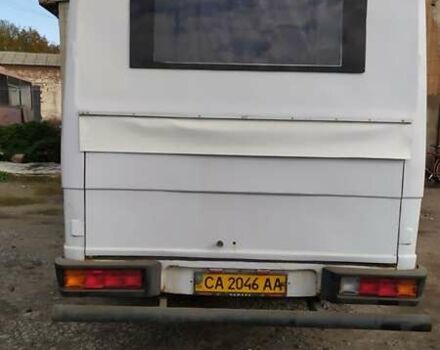 Білий Мерседес Варіо, об'ємом двигуна 4.2 л та пробігом 500 тис. км за 9000 $, фото 3 на Automoto.ua