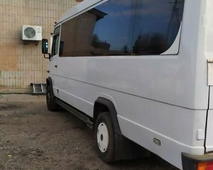 Білий Мерседес Варіо, об'ємом двигуна 4.2 л та пробігом 500 тис. км за 9000 $, фото 7 на Automoto.ua