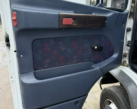 Белый Мерседес Варио, объемом двигателя 4.25 л и пробегом 582 тыс. км за 11500 $, фото 18 на Automoto.ua