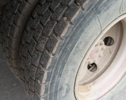 Білий Мерседес Варіо, об'ємом двигуна 4 л та пробігом 754 тис. км за 7700 $, фото 1 на Automoto.ua