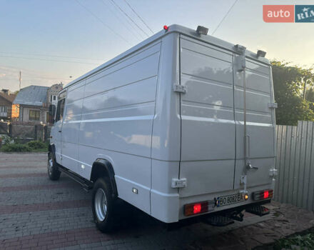 Белый Мерседес Варио, объемом двигателя 4.25 л и пробегом 670 тыс. км за 10650 $, фото 13 на Automoto.ua