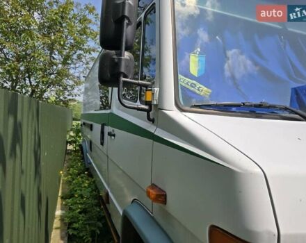 Белый Мерседес Варио, объемом двигателя 2.87 л и пробегом 422 тыс. км за 12999 $, фото 2 на Automoto.ua