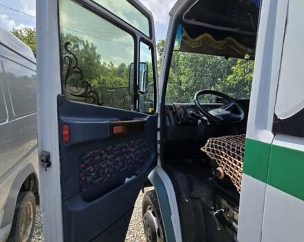 Белый Мерседес Варио, объемом двигателя 2.87 л и пробегом 422 тыс. км за 12999 $, фото 4 на Automoto.ua